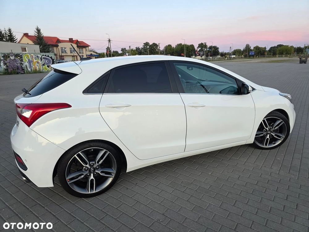 Hyundai i30 1.6 T GDI Turbo - 10