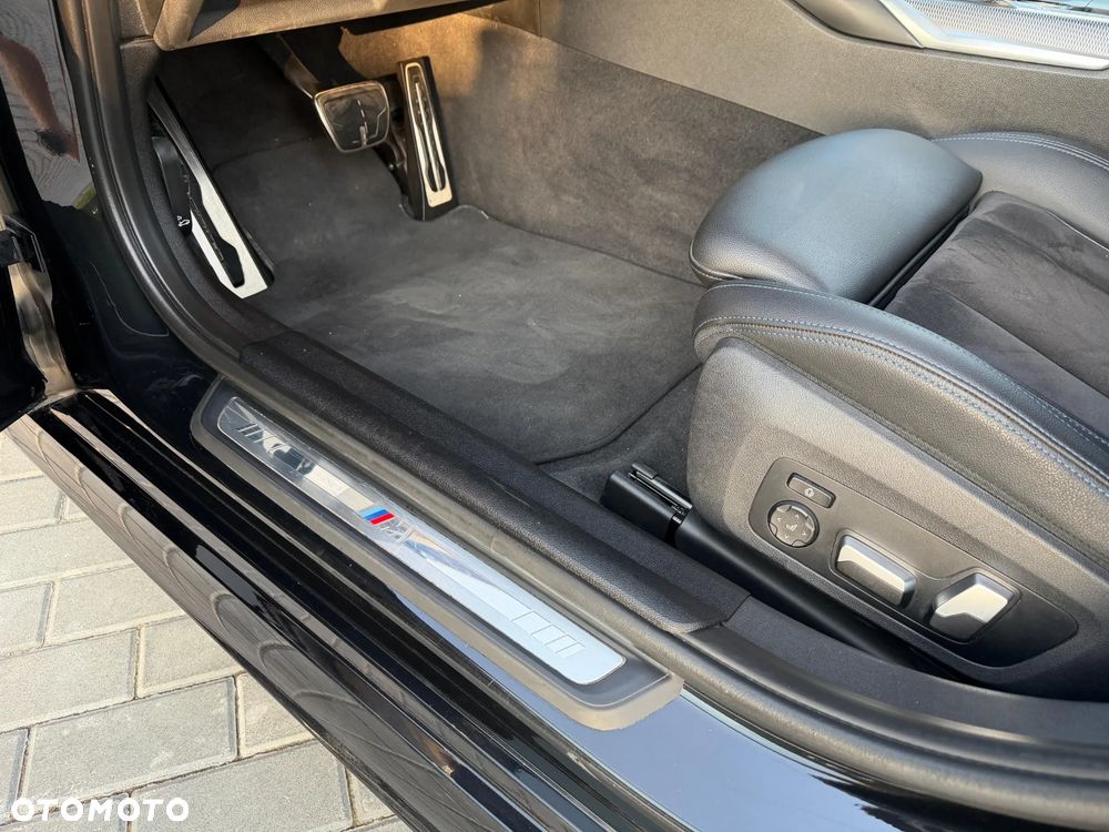 BMW Seria 3 330e M Sport sport - 10