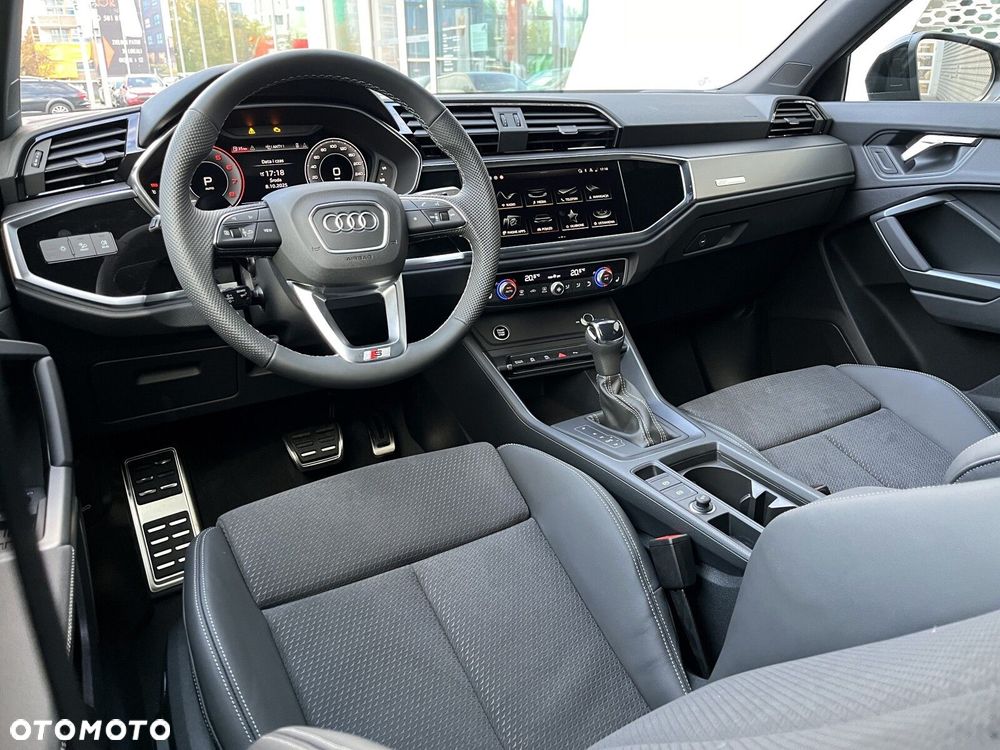 Audi Q3 Sportback - 16