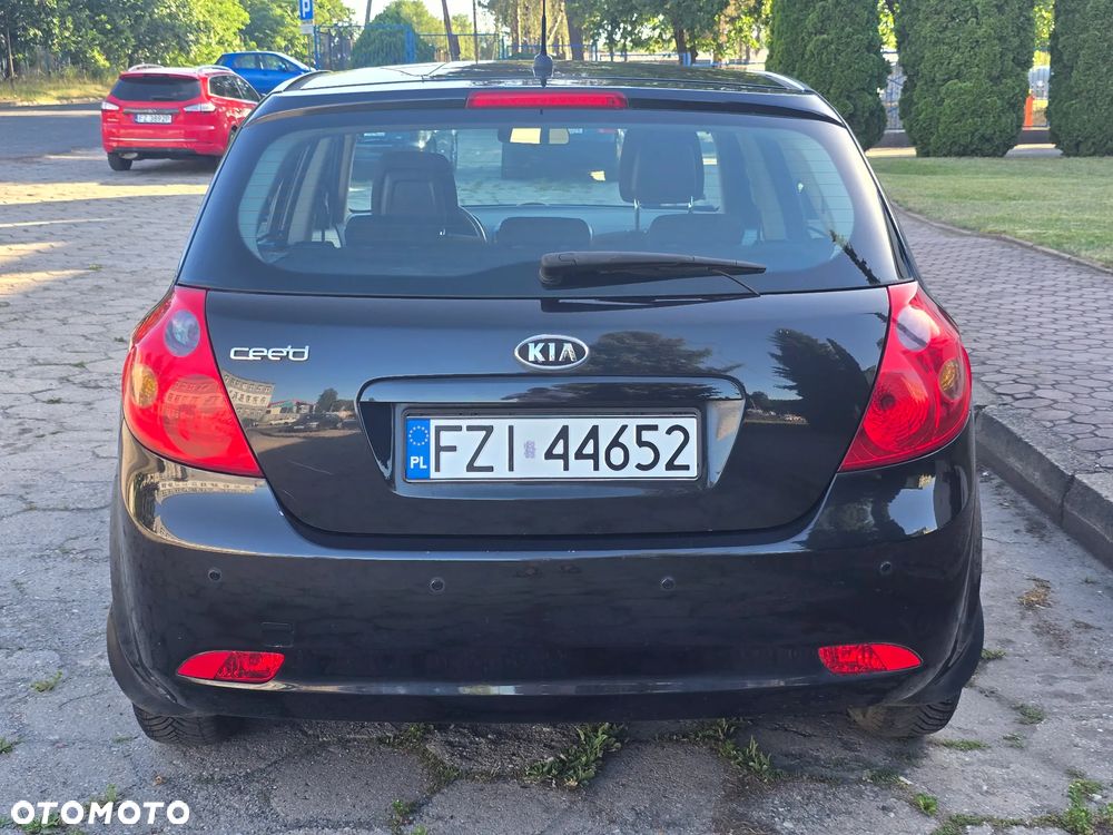 Kia Ceed - 7