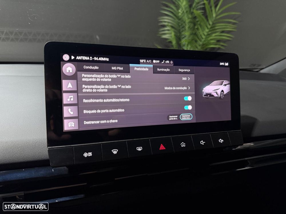MG MG4 64 kWh Luxury - 35