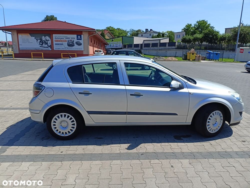 Opel Astra 1.6 Essentia - 3
