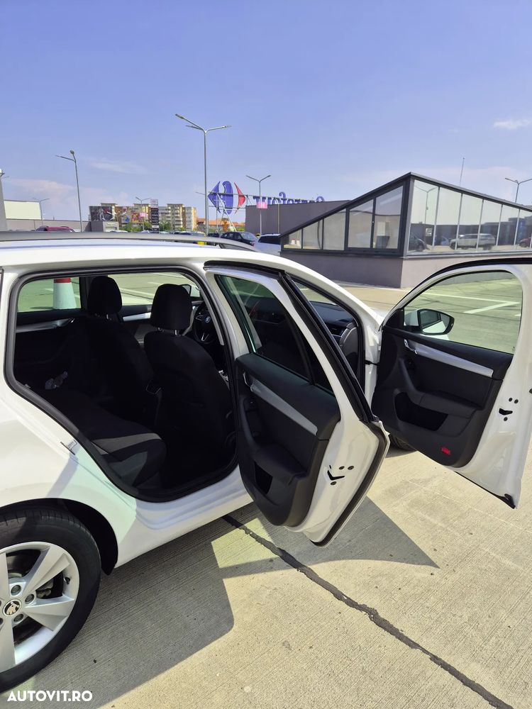 Skoda Octavia 2.0 TDI DSG 4X4 Ambition - 10