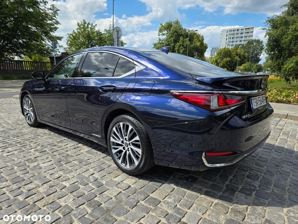 Lexus ES 300h Prestige - 28