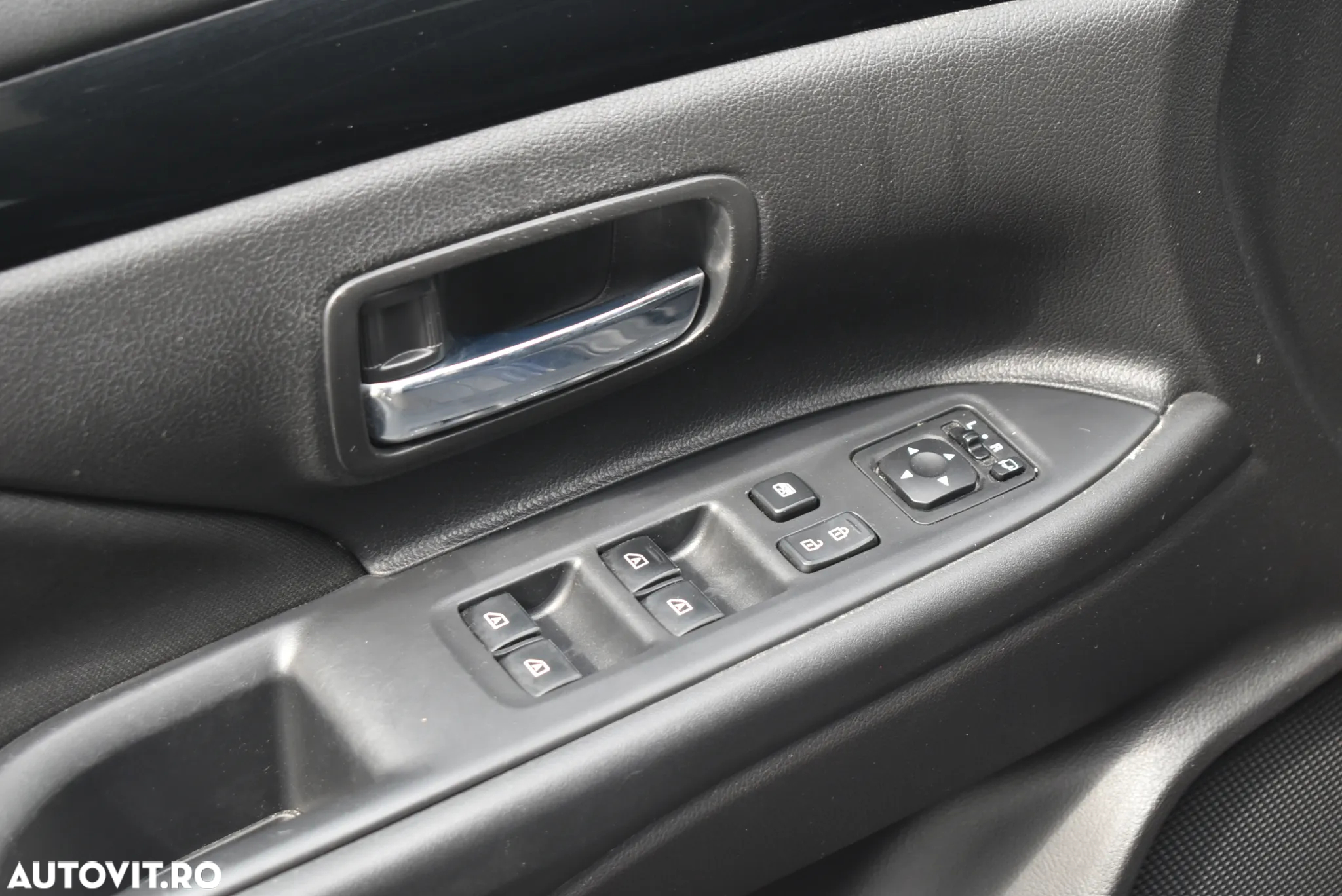 Mitsubishi Outlander 2.0L AS&G CVT Invite - 13