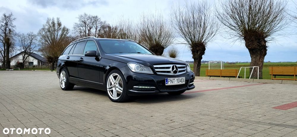 Mercedes-Benz Klasa C 220 CDI DPF (BlueEFFICIENCY) 7G-TRONIC Avantgarde - 25