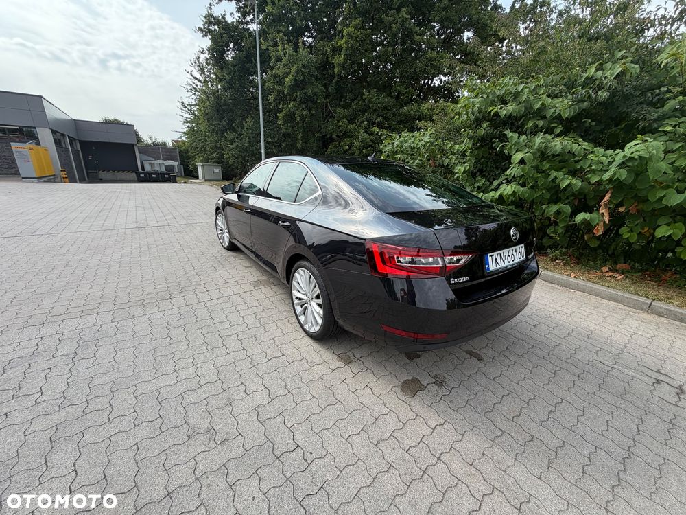 Skoda Superb 2.0 TDI Style DSG - 6