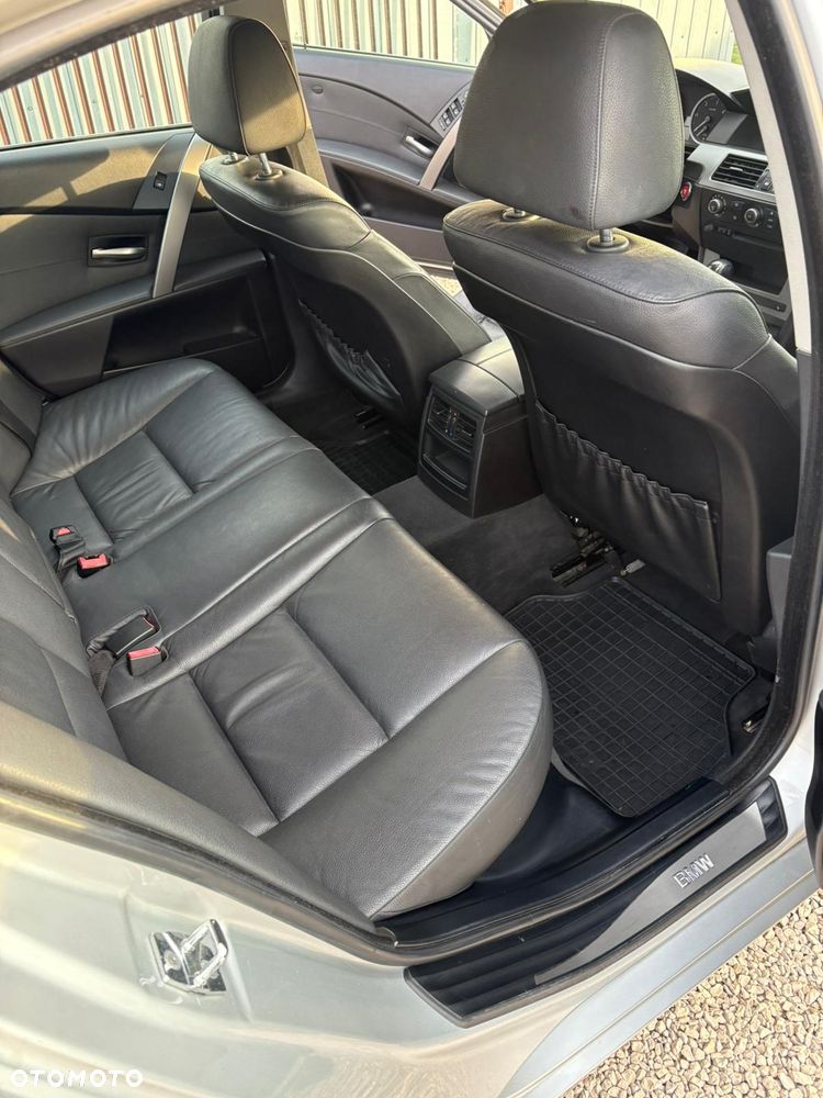 BMW Seria 5 525d - 9