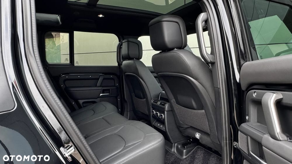 Land Rover Defender 2.0 P300e PHEV X-Dynamic HSE - 12