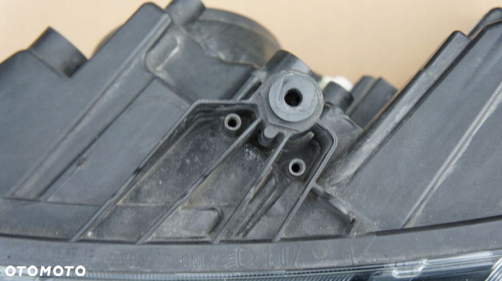 PRZEDNIA LEWA LAMPA SKODA FABIA III 3 SOCZEWKA LED 6V1 - 3