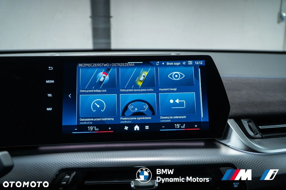BMW iX2 eDrive20 - 33