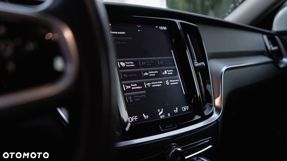 Volvo V60 Cross Country D4 AWD - 13