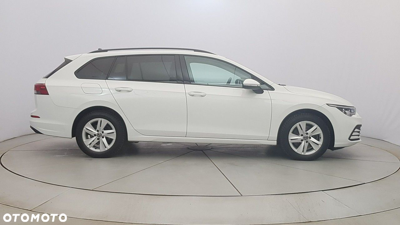 Volkswagen Golf - 8