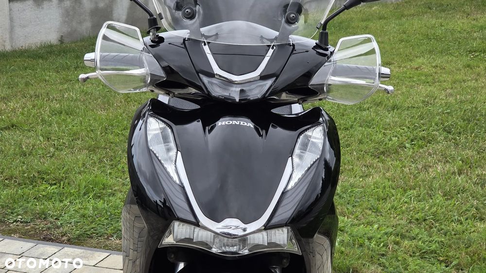 Honda SH - 9