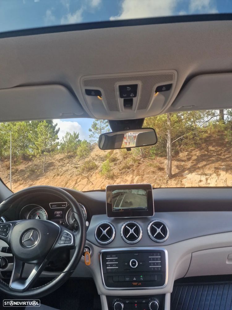 Mercedes-Benz GLA 220 d Urban - 17