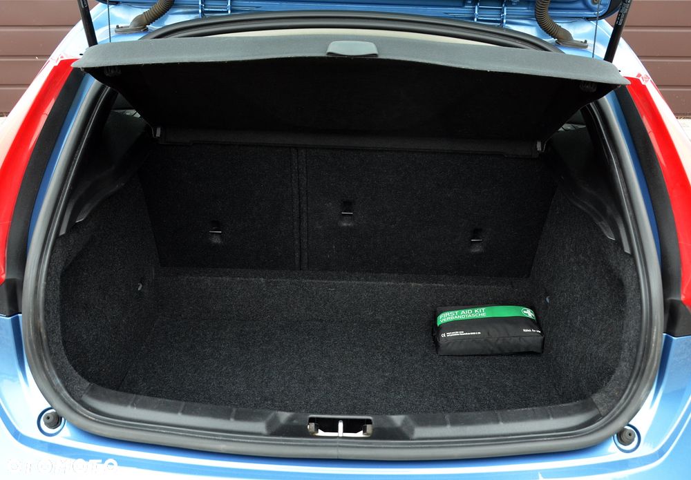 Volvo V40 T2 - 22