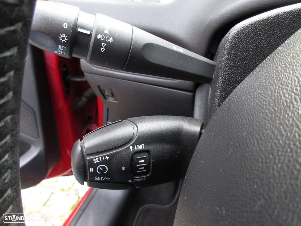 Peugeot 208 1.2 VTi SE Style - 36