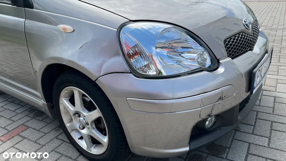 Toyota Yaris - 8