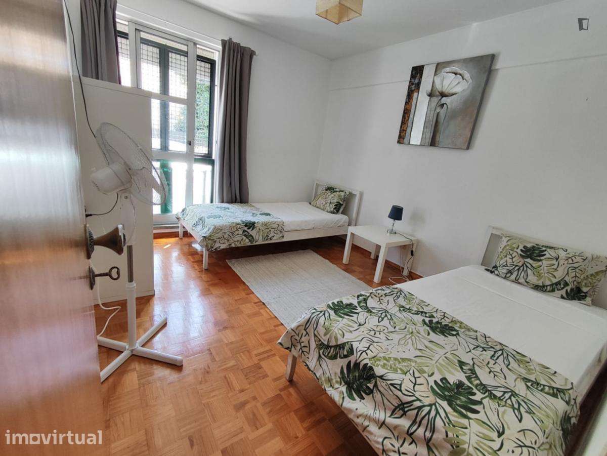 Apartamento com 2 quartos - localizado em Benfica Lisbon - Grande imagem: 3/12