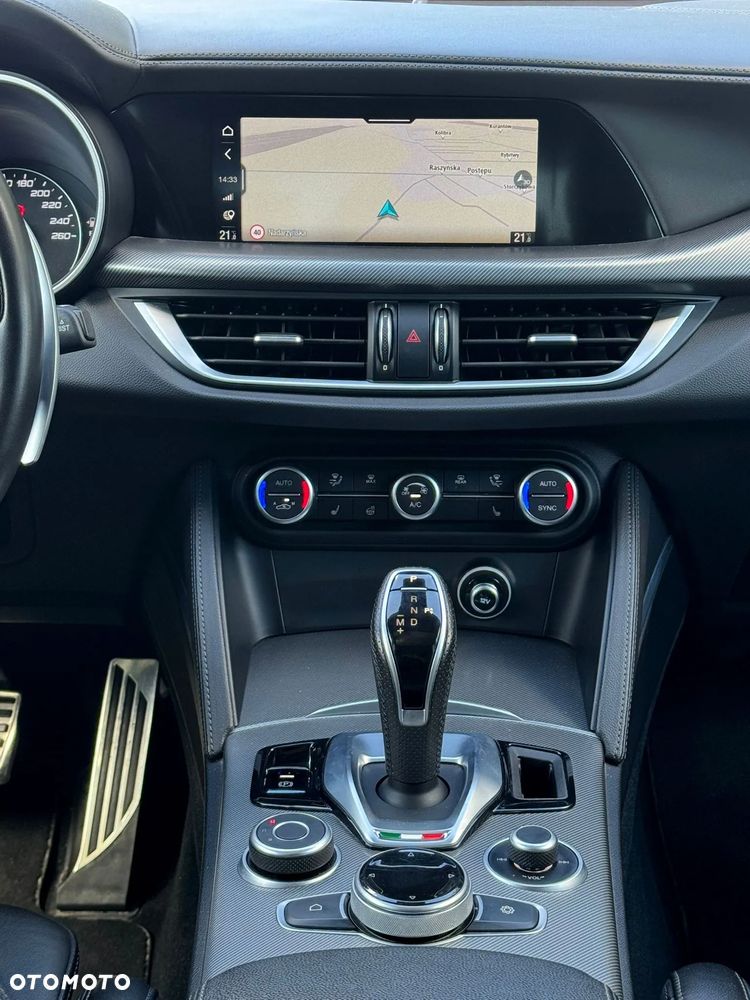 Alfa Romeo Stelvio 2.0 Turbo Veloce Q4 - 12