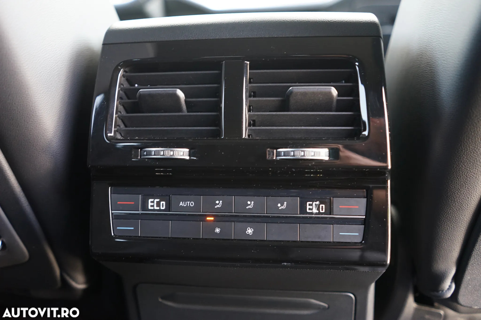 Volkswagen Touareg V6 TDI Elegance - 32