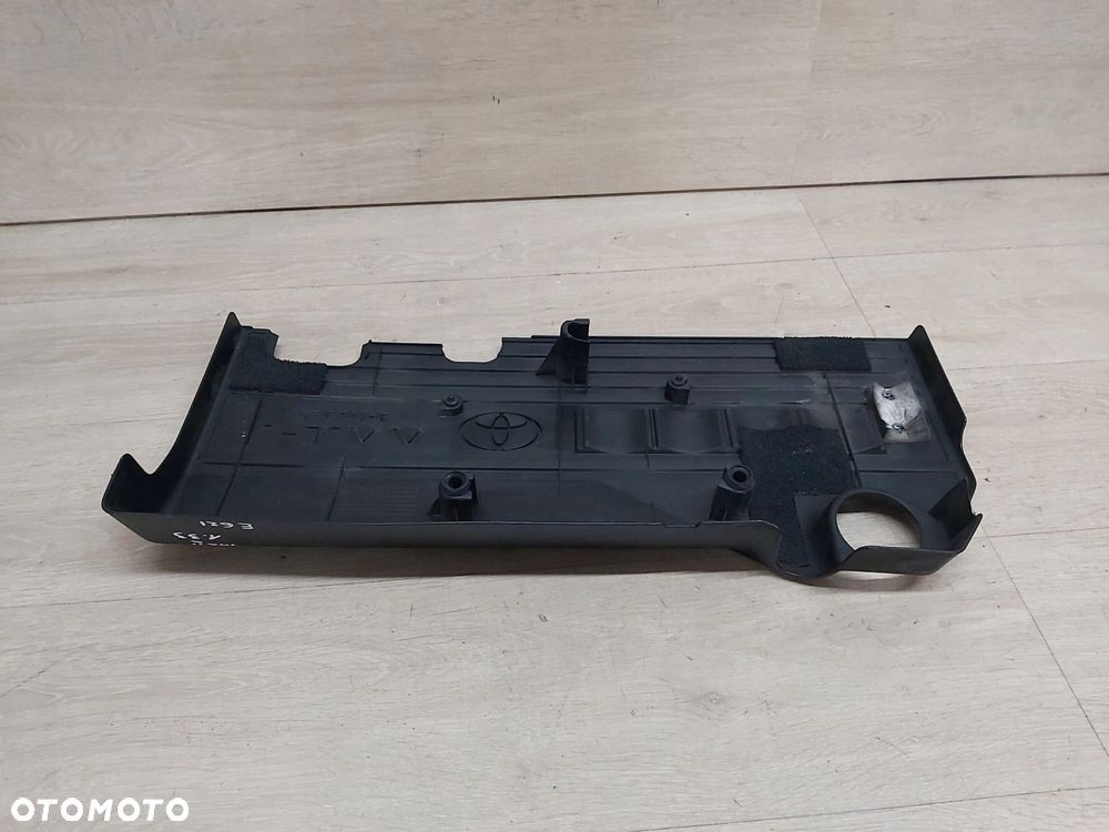 Toyota Yaris II osłona silnika górna 1,33 12611-0Y010 - 2