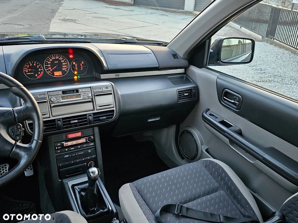 Nissan X-Trail 2.0 4x2 Comfort - 34