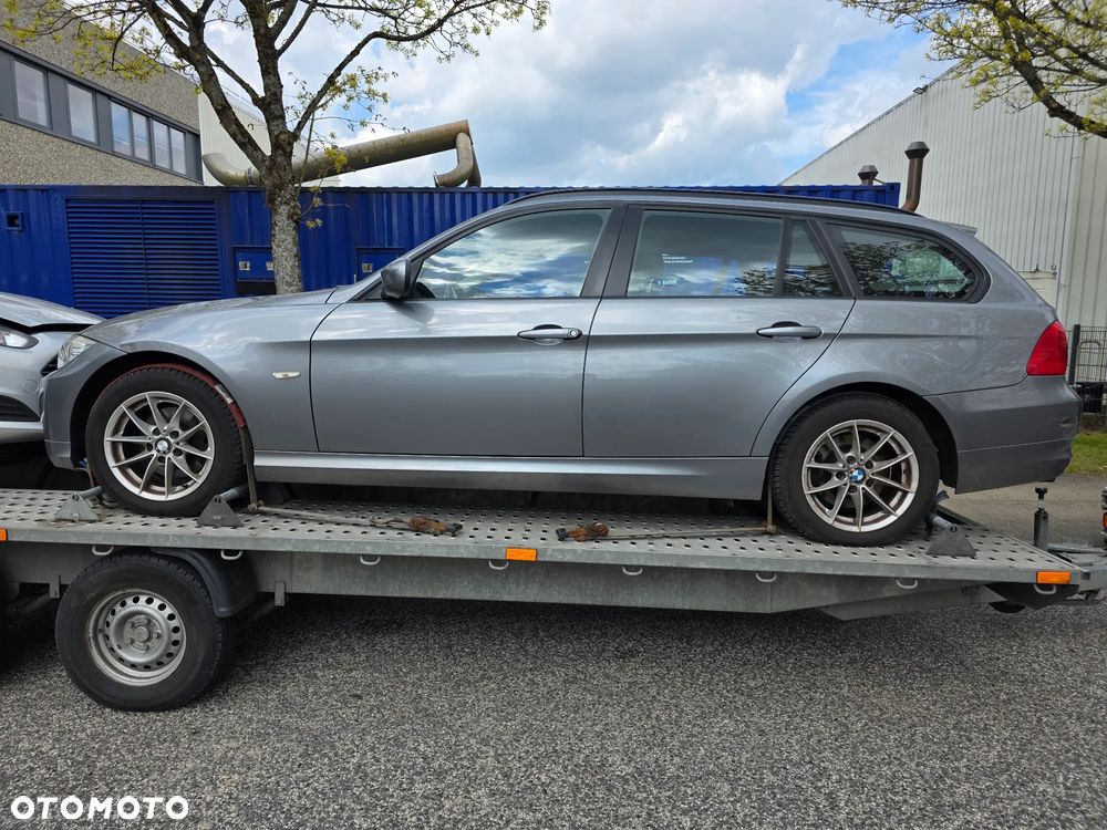 BMW Seria 3 318i Edition Exclusive - 6