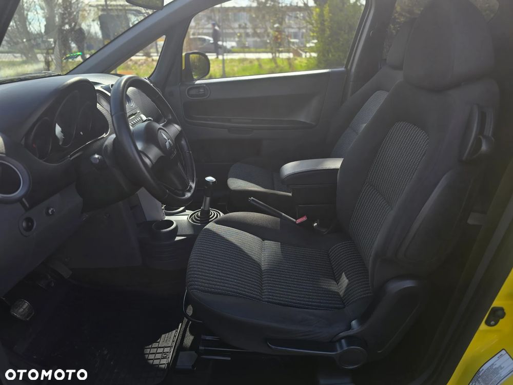 Mitsubishi Colt - 17