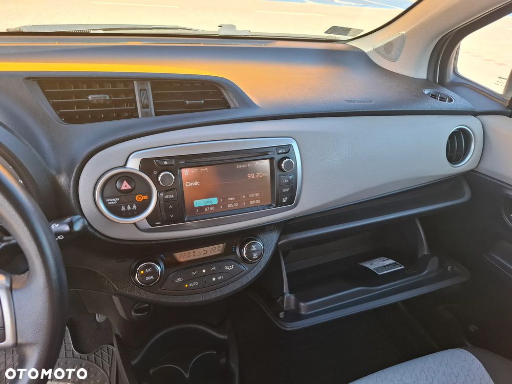 Toyota Yaris 1.33 Prestige - 32