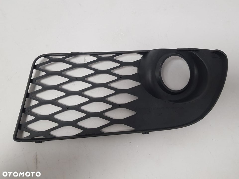 AUDI RS4 A4 B5 ATRAPA KRATKA PRAWA ZDERZAKA POD HALOGEN NOWA 8D0807346Q - 3