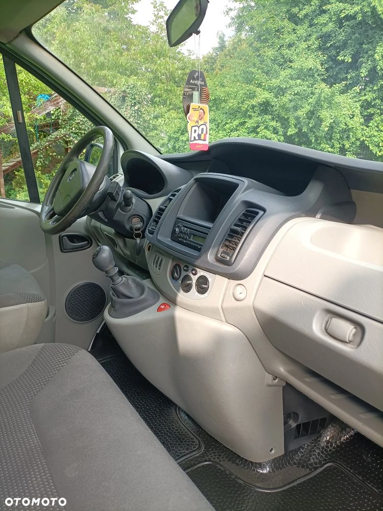 Opel Vivaro - 8