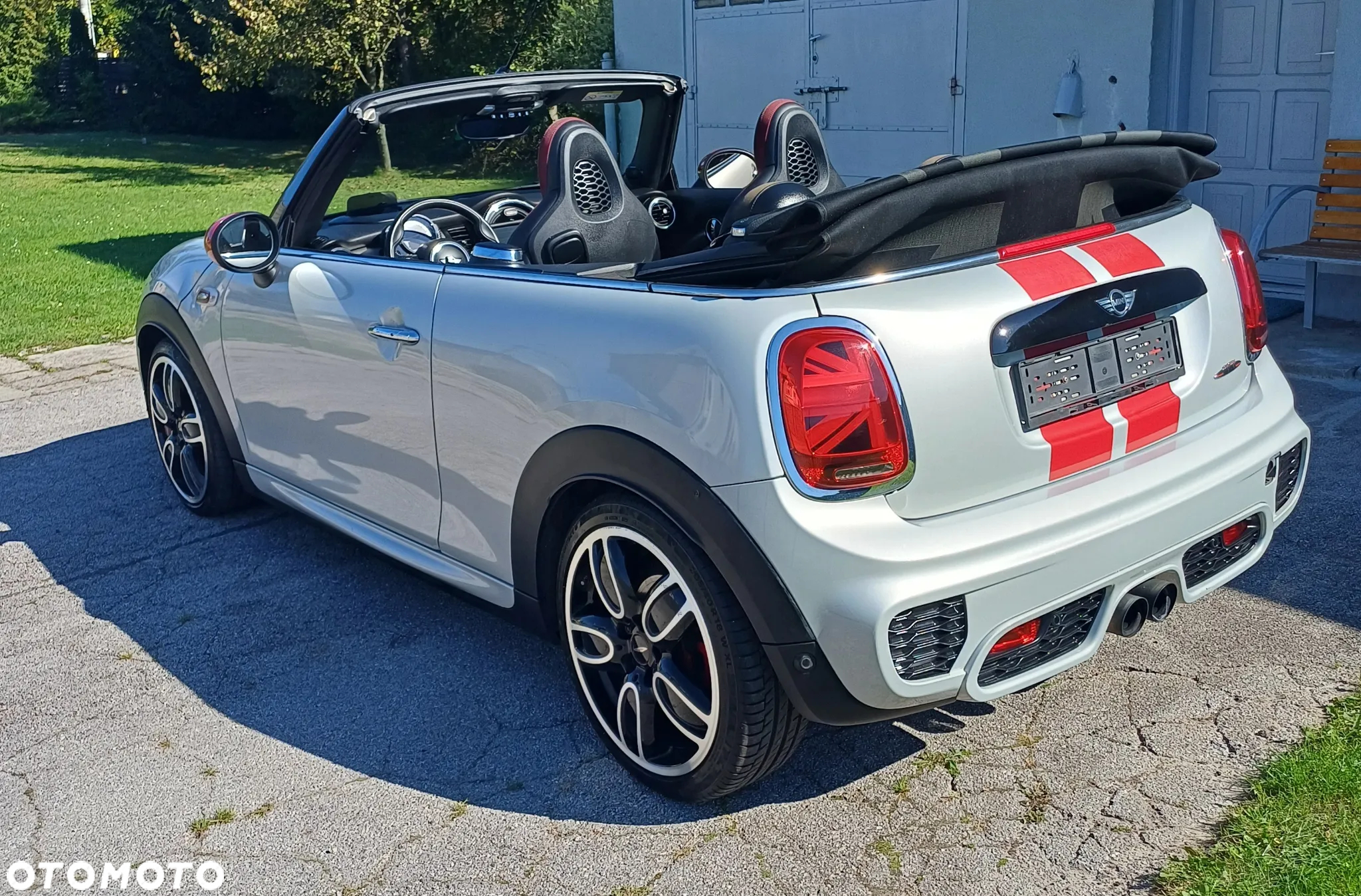MINI John Cooper Works Cabrio - 12