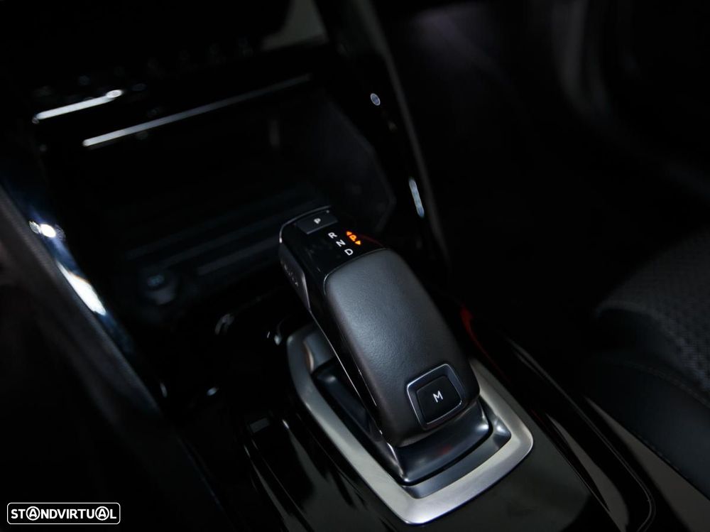 Peugeot 2008 1.5 BlueHDi GT EAT8 - 23