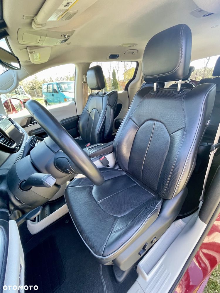 Chrysler Pacifica - 7