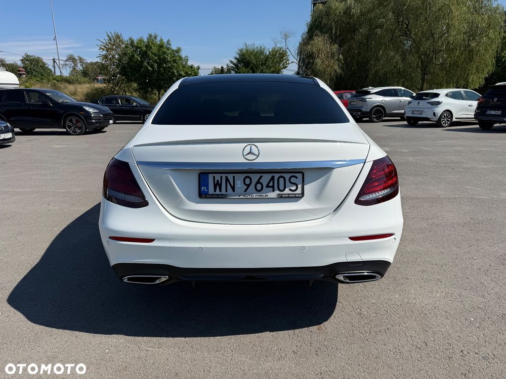 Mercedes-Benz Klasa E 220 d 4-Matic 9G-TRONIC - 7