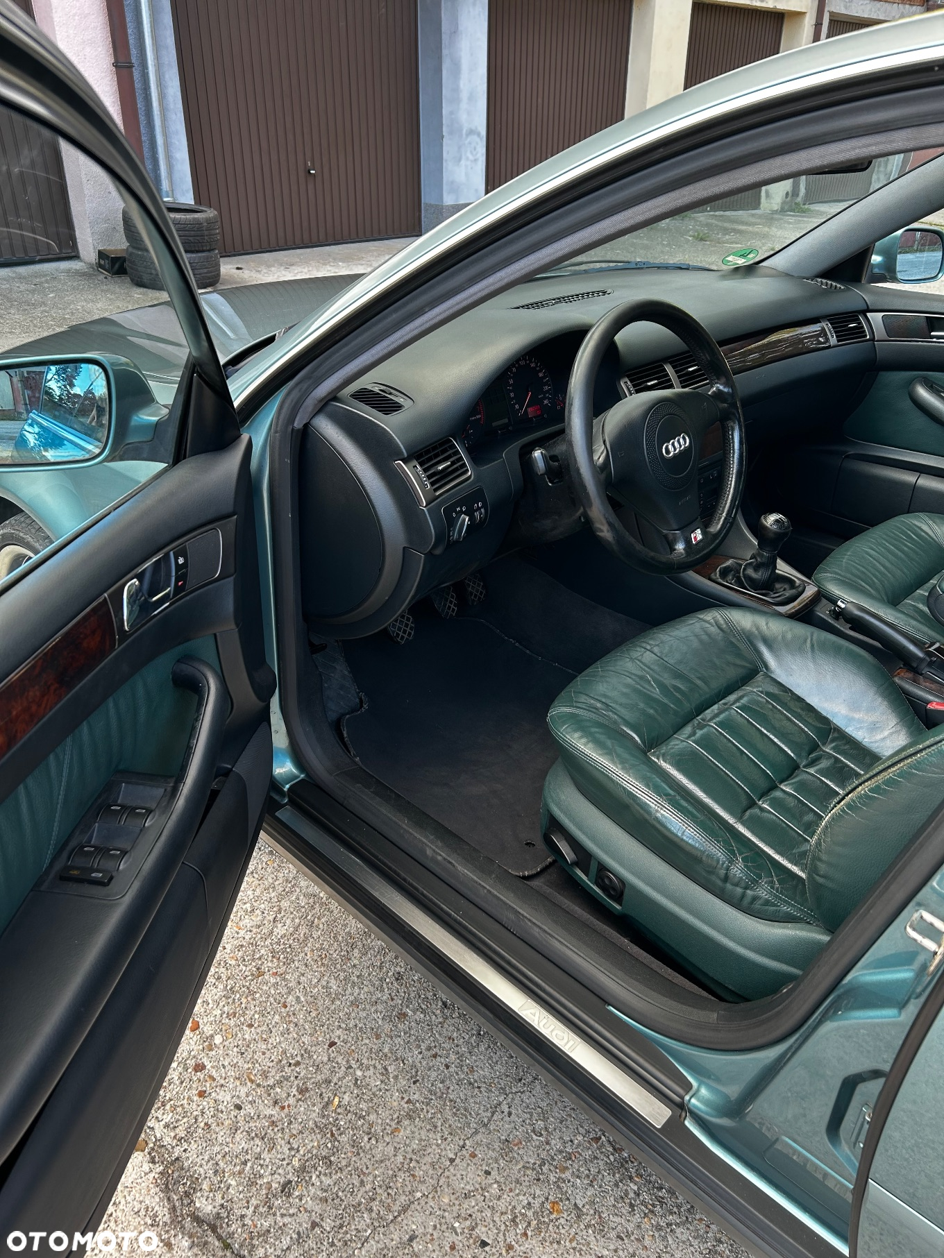 Audi A6 2.4 - 3