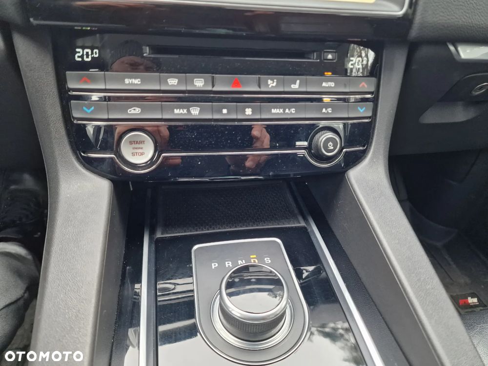 Jaguar F-Pace - 20