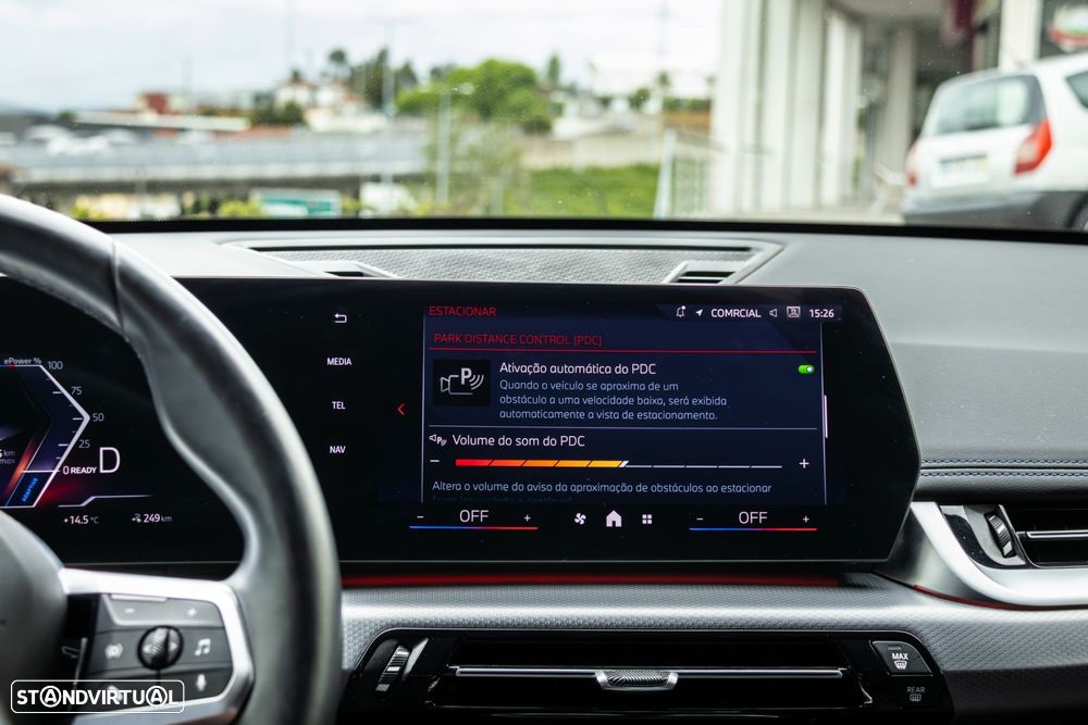 BMW iX1 eDrive20 Pack Desportivo M - 45