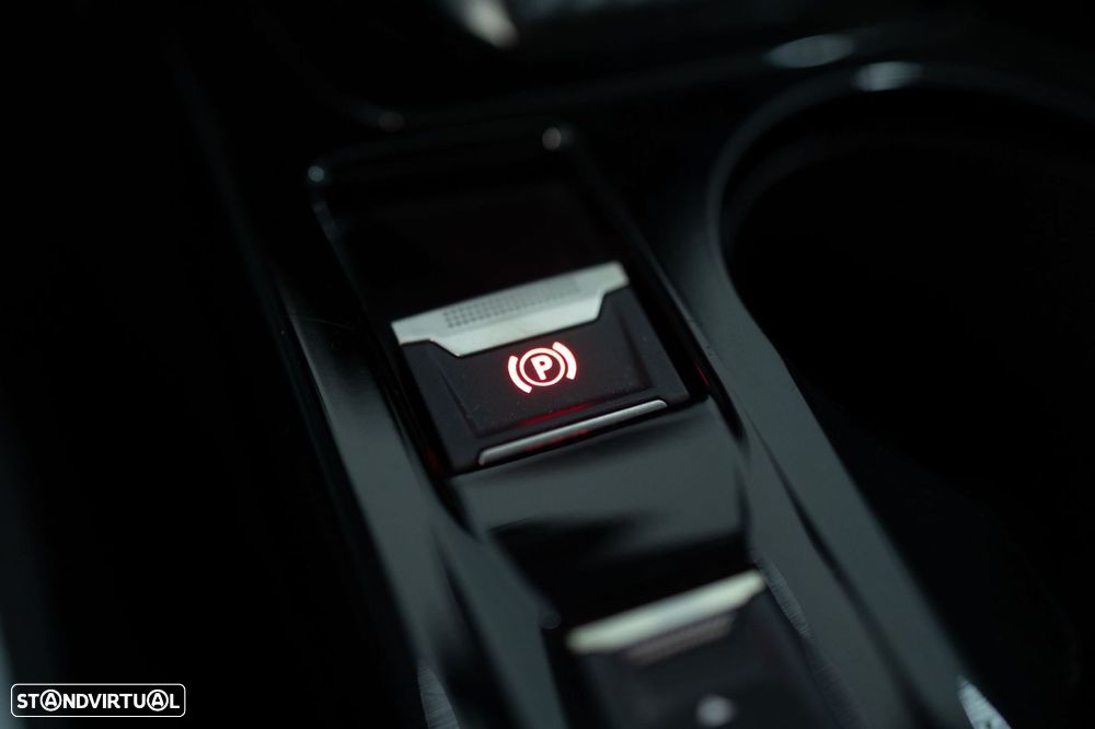 Peugeot 2008 1.2 PureTech Allure EAT8 - 43