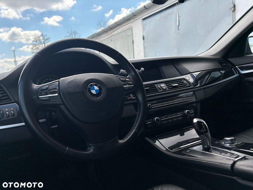 BMW Seria 5 520d - 14