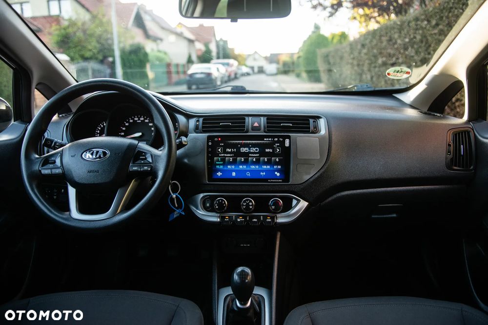 Kia Rio 1.4 Business Line Plus - 28