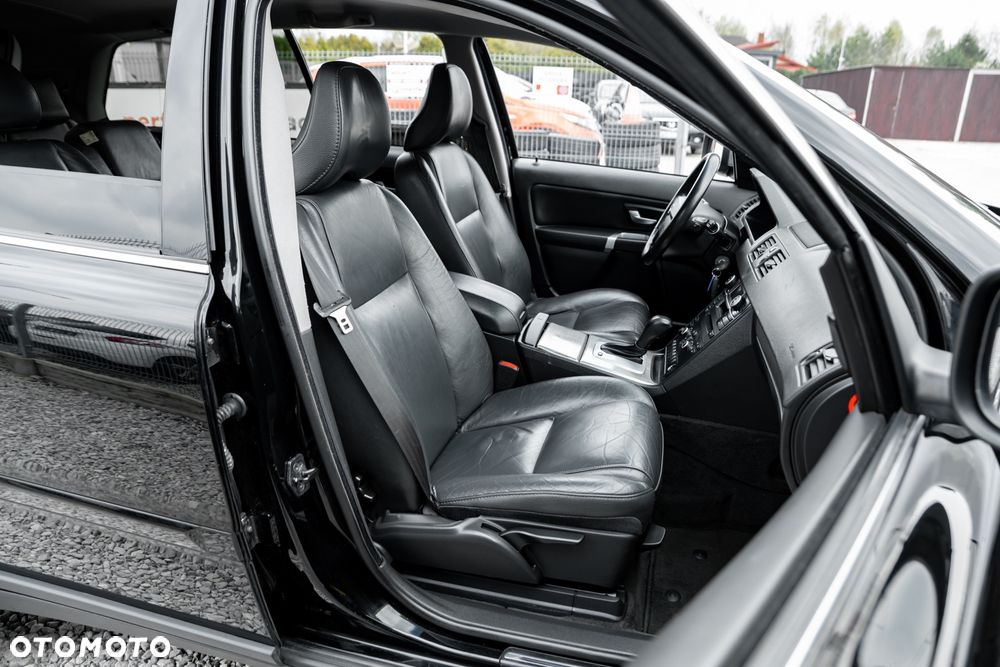 Volvo XC 90 D5 Momentum - 24