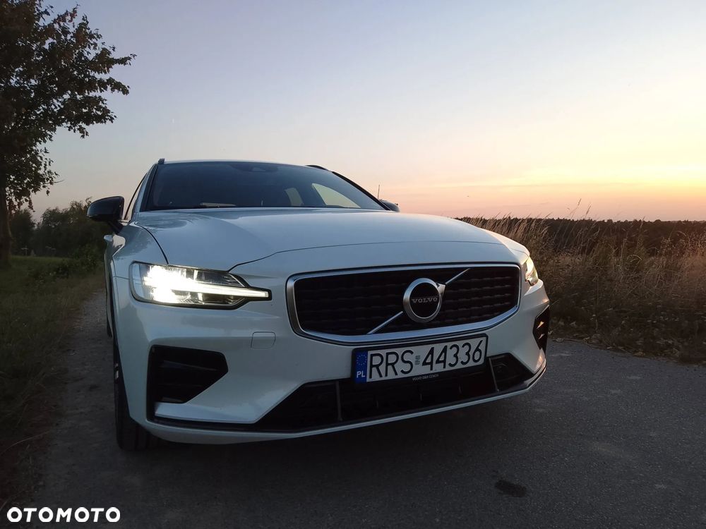Volvo V60 T4 R-Design - 3