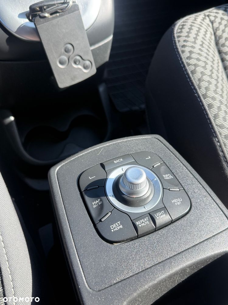 Renault Scenic dCi 110 EDC Paris - 24
