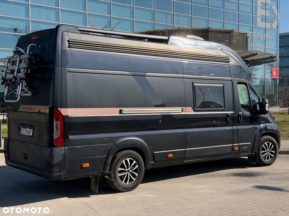 Globe-Traveller Voyager X - 3