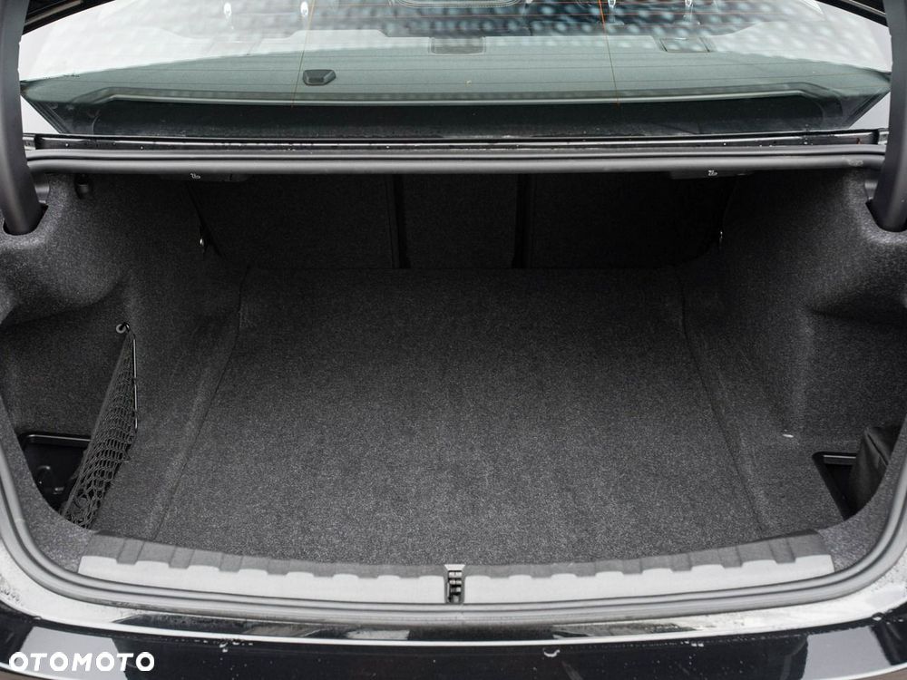 BMW Seria 3 318i - 30