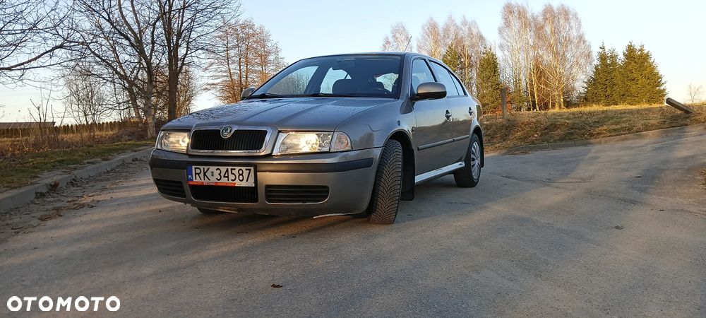 Skoda Octavia 1.6 Tour Classic - 1