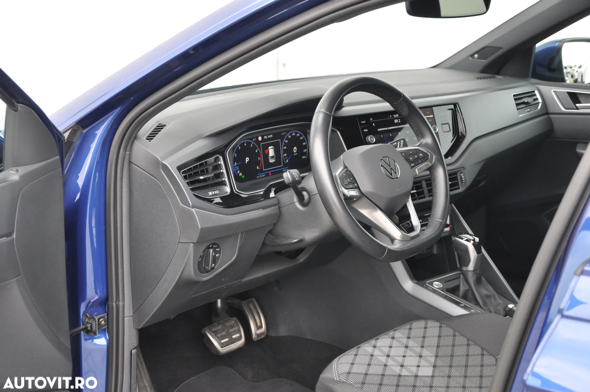 Volkswagen Taigo 1.5 TSI DSG R-Line - 11