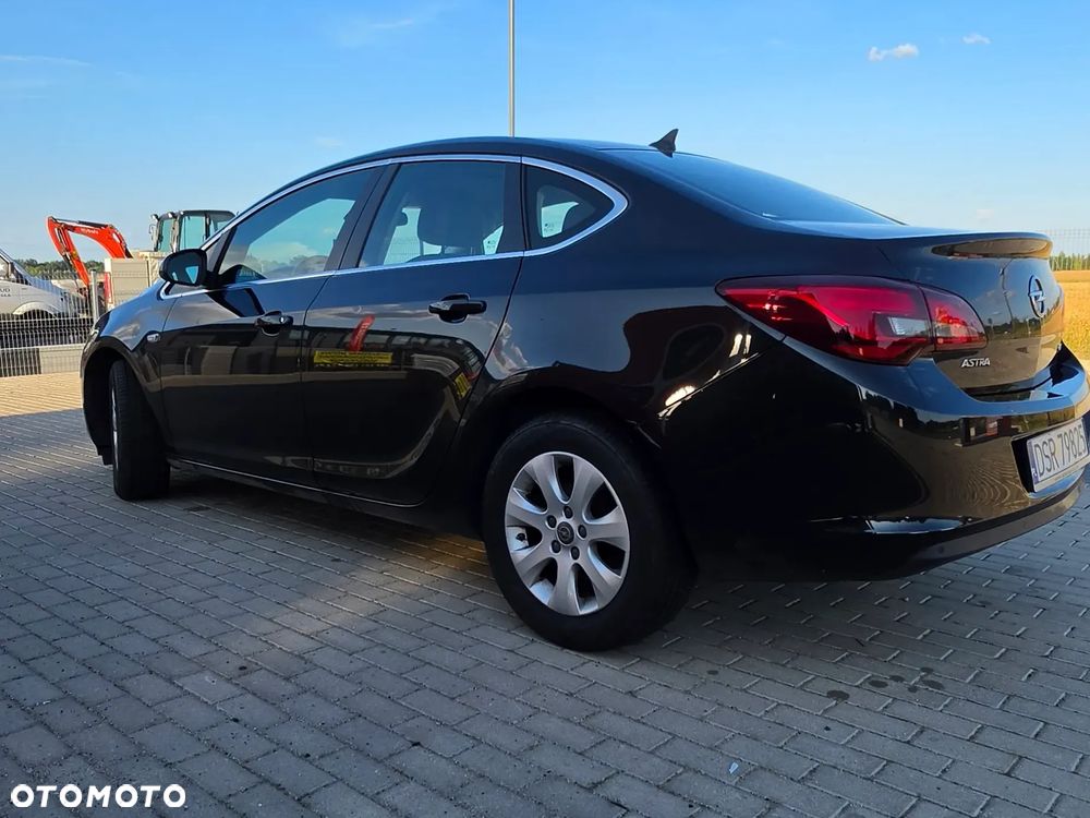 Opel Astra 1.6 D (CDTI) Start/Stop Edition - 3